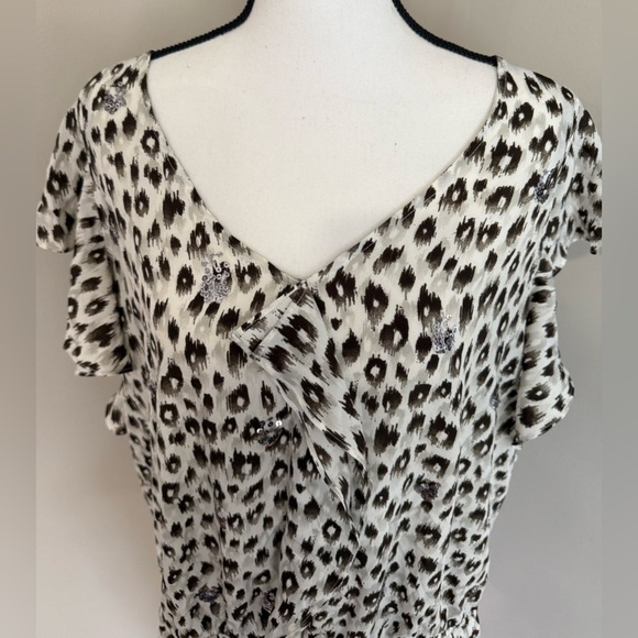Lane Bryant V Neck Flutter Sleeve Animal Print Blouse - Picture 2 of 9